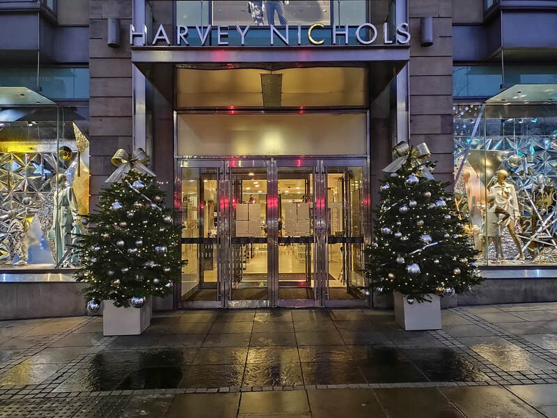 Commercial Christmas Tree Delivery in Glasgow, click here and order a real Christmas Tree online for delivery in the Glasgow area, click here for Glasgow Christmas Tree Prices